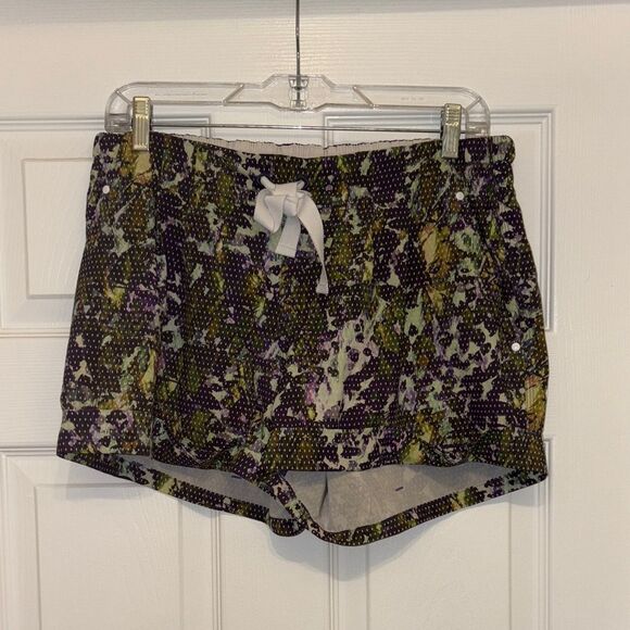 Lululemon Spring Break Away Short Floral Sport White Multi - Picture 1 of 7